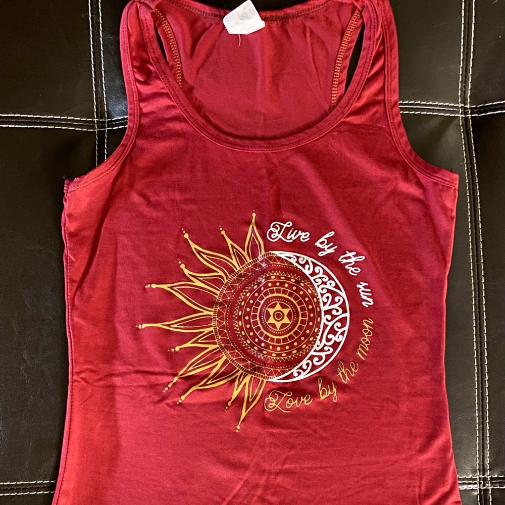 🔥🔥 Women’s Deep red “Live by the Sun” sleeveless top, never worn